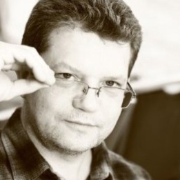 Dr. Pawel Suwinski